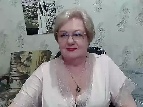 Snapshot of Renata62011 chatting on 04.19.26 Renata62011 online show from 04.19.26