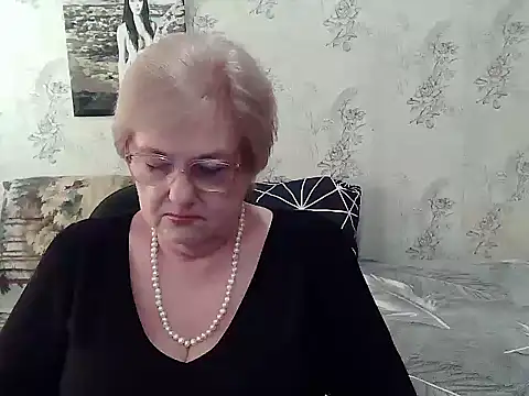 Snapshot of Renata62011 chatting on 04.27.26 Renata62011 online show from 04.27.26
