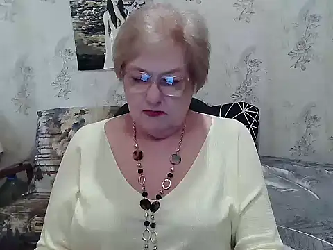 Snapshot of Renata62011 chatting on 04.29.26 Renata62011 online show from 04.29.26