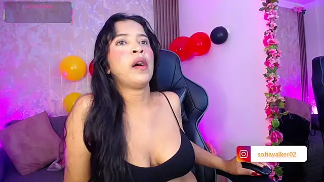 Snapshot of SophiaWalker_1 chatting on 09.26.25 SophiaWalker 1 online show from 09.26.25