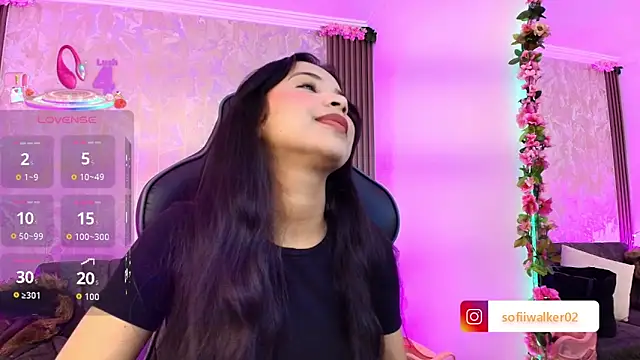 Snapshot of SophiaWalker_1 chatting on 10.18.25 SophiaWalker 1 online show from 10.18.25