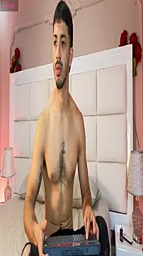 ArturoCardona  online show from 01.14.26