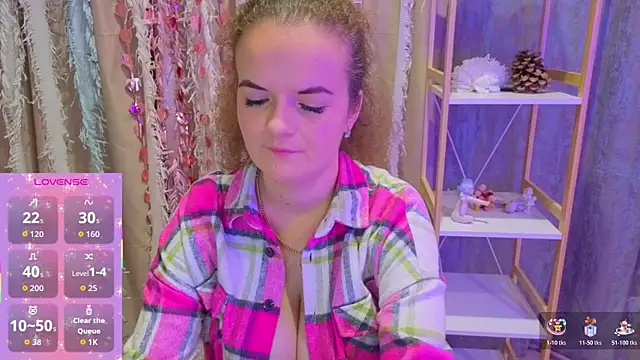 Luisa Rosee online show from 10.17.25