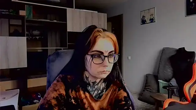 HighelikeGirl online show from 09.18.25