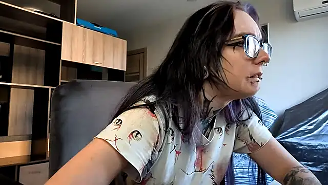 HighelikeGirl online show from 09.23.25