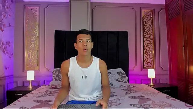 Snapshot of KingStark_ chatting on 10.22.25 KingStark online show from 10.22.25