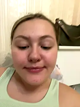 Snapshot of SunshineEmma chatting on 09.26.25 SunshineEmma online show from 09.26.25