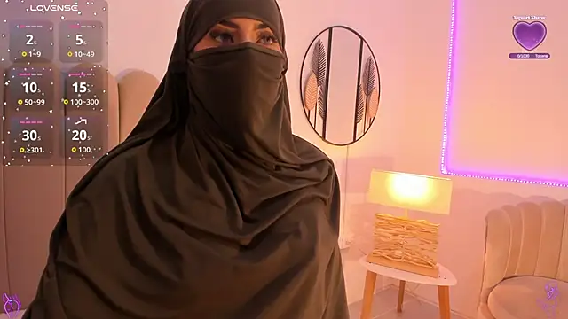 Snapshot of Jasmin_hamdan chatting on 11.22.25 Jasmin hamdan online show from 11.22.25