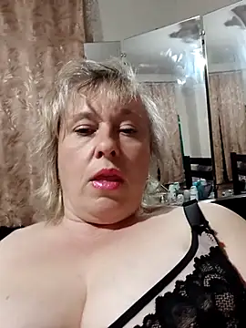 Snapshot of Catherine372311 chatting on 04.15.26 Catherine372311 online show from 04.15.26