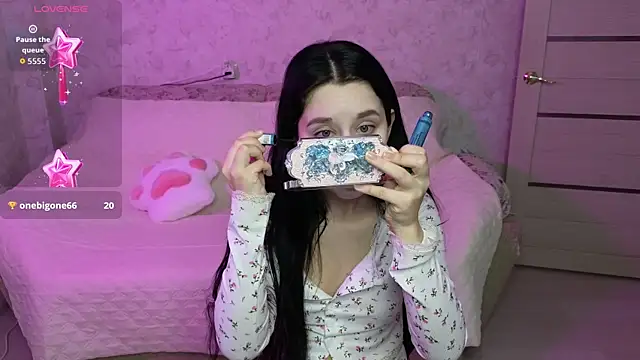 Eva Maller online show from 02.25.26