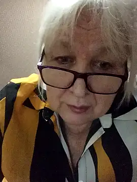 Snapshot of Alexia64231 chatting on 12.01.25 Alexia64231 online show from 12.01.25