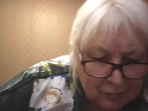 Snapshot of Alexia64231 chatting on 12.03.25 Alexia64231 online show from 12.03.25