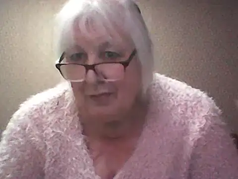 Snapshot of Alexia64231 chatting on 12.17.25 Alexia64231 online show from 12.17.25