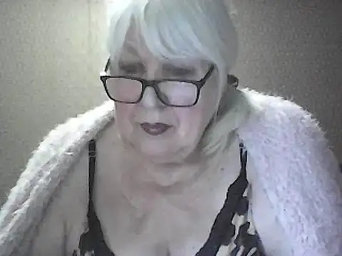 Snapshot of Alexia64231 chatting on 04.26.26 Alexia64231 online show from 04.26.26