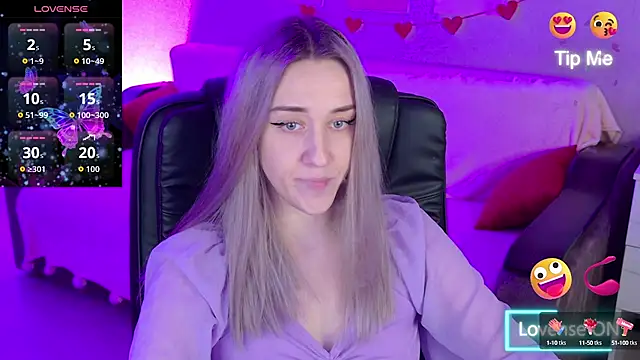 Snapshot of Free_Harmony chatting on 10.12.25 Free Harmony online show from 10.12.25