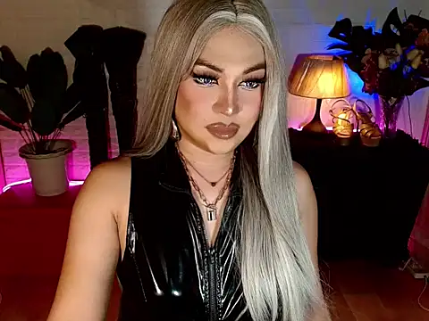 Snapshot of Pukesavurrat chatting on 10.24.25 Pukesavurrat online show from 10.24.25