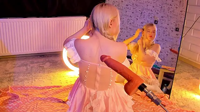 Lillie Berry online show from 02.22.26