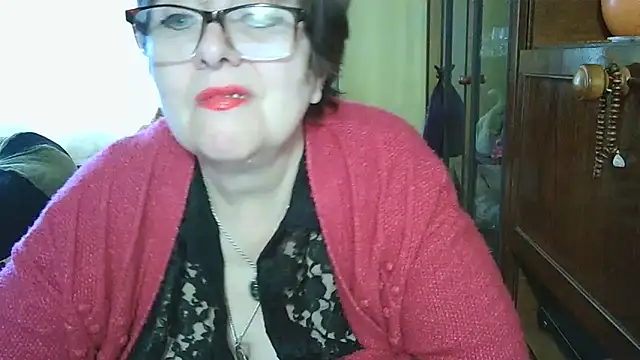 Snapshot of VeronicaGold511 chatting on 04.23.26 VeronicaGold511 online show from 04.23.26