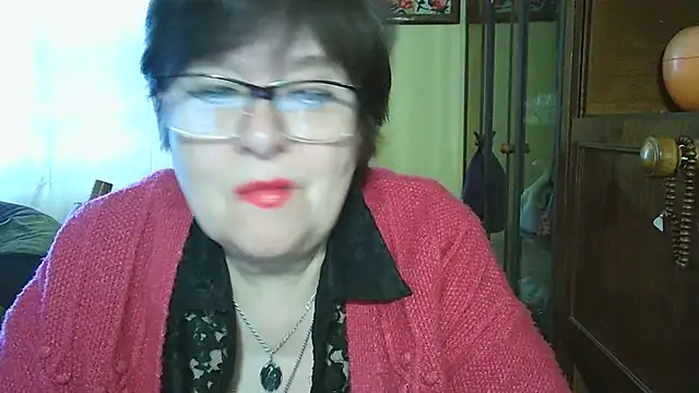 Snapshot of VeronicaGold511 chatting on 04.26.26 VeronicaGold511 online show from 04.26.26