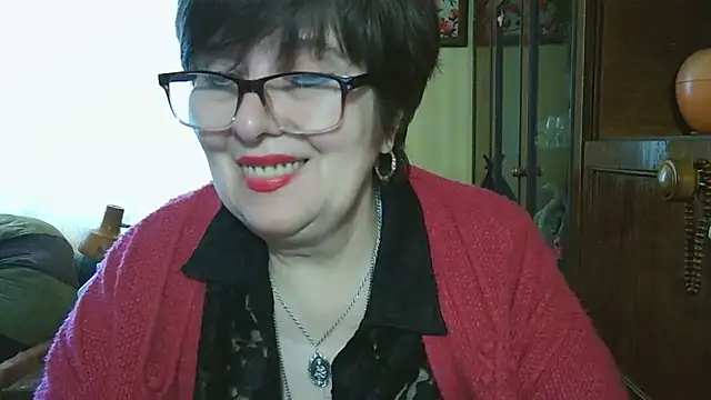 Snapshot of VeronicaGold511 chatting on 04.28.26 VeronicaGold511 online show from 04.28.26