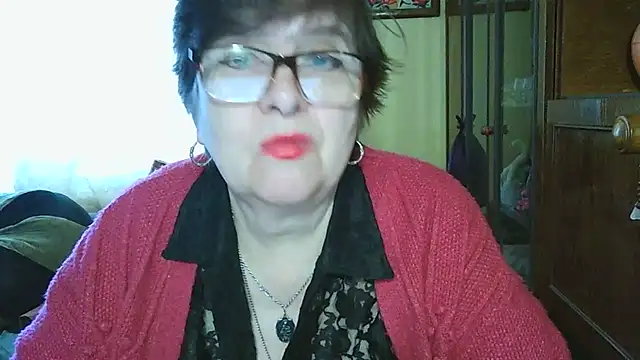 Snapshot of VeronicaGold511 chatting on 05.02.26 VeronicaGold511 online show from 05.02.26