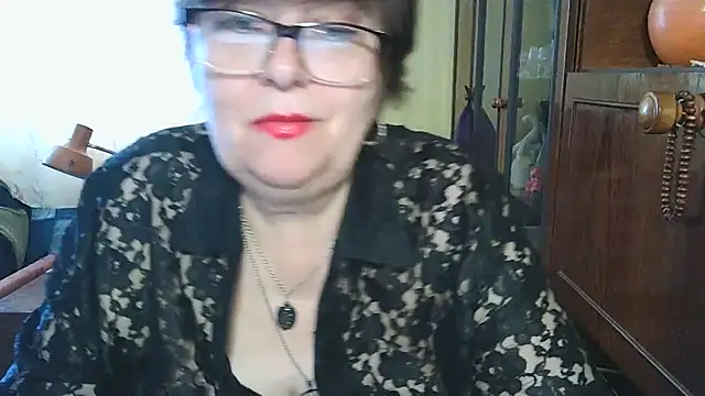 Snapshot of VeronicaGold511 chatting on 05.20.26 VeronicaGold511 online show from 05.20.26