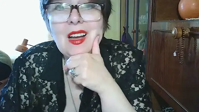 Snapshot of VeronicaGold511 chatting on 05.26.26 VeronicaGold511 online show from 05.26.26