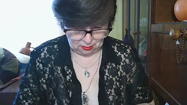 Snapshot of VeronicaGold511 chatting on 05.27.26 VeronicaGold511 online show from 05.27.26
