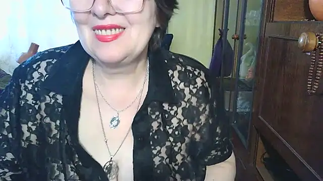 Snapshot of VeronicaGold511 chatting on 05.28.26 VeronicaGold511 online show from 05.28.26