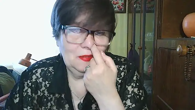 Snapshot of VeronicaGold511 chatting on 05.29.26 VeronicaGold511 online show from 05.29.26
