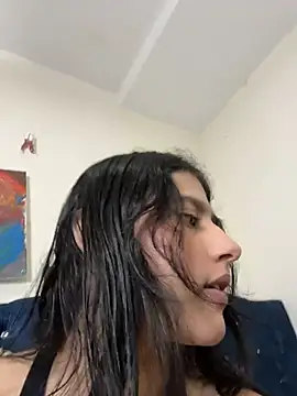 Snapshot of vikysexy283 chatting on 11.18.25 vikysexy283 online show from 11.18.25