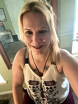 RhondaRump online show from 09.20.25