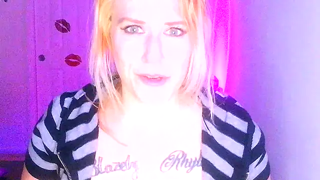 Snapshot of RhondaRump chatting on 03.30.26 RhondaRump online show from 03.30.26