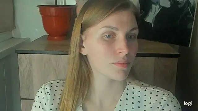 JuliaMuuun online show from 05.14.26