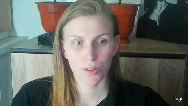 JuliaMuuun online show from 05.24.26
