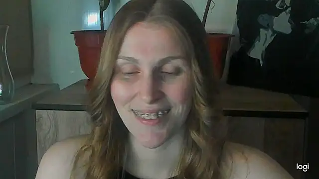 JuliaMuuun online show from 05.27.26