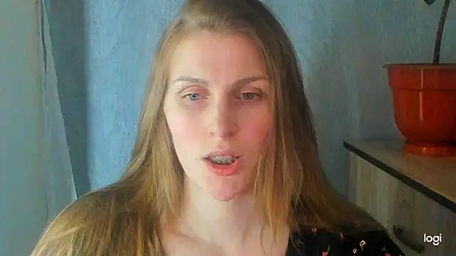 Snapshot of JuliaMuuun chatting on 05.30.26 JuliaMuuun online show from 05.30.26