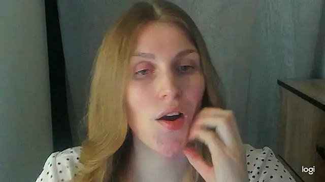 Snapshot of JuliaMuuun chatting on 06.09.26 JuliaMuuun online show from 06.09.26