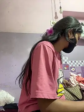 Snapshot of Sandhya_77 chatting on 04.05.26 Sandhya 77 online show from 04.05.26