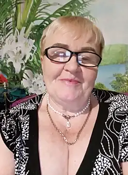 Snapshot of VioletSweet5566 chatting on 09.22.25 VioletSweet5566 online show from 09.22.25