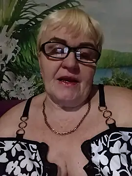 Snapshot of VioletSweet5566 chatting on 11.29.25 VioletSweet5566 online show from 11.29.25