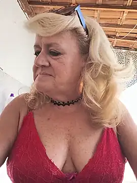 Snapshot of Belladama61 chatting on 05.16.26 Belladama61 online show from 05.16.26