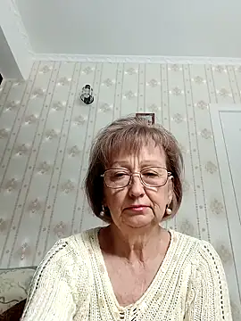 Snapshot of AlikaSwan5821 chatting on 10.14.25 AlikaSwan5821 online show from 10.14.25