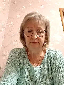 Snapshot of AlikaSwan5821 chatting on 10.26.25 AlikaSwan5821 online show from 10.26.25