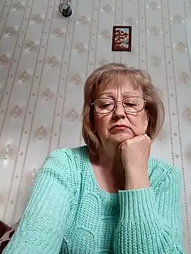 Snapshot of AlikaSwan5821 chatting on 10.30.25 AlikaSwan5821 online show from 10.30.25