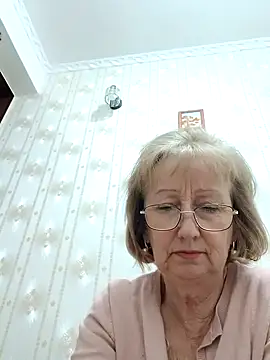 Snapshot of AlikaSwan5821 chatting on 11.04.25 AlikaSwan5821 online show from 11.04.25