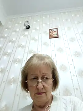 Snapshot of AlikaSwan5821 chatting on 11.12.25 AlikaSwan5821 online show from 11.12.25