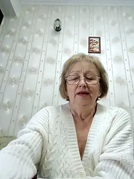 Snapshot of AlikaSwan5821 chatting on 11.13.25 AlikaSwan5821 online show from 11.13.25