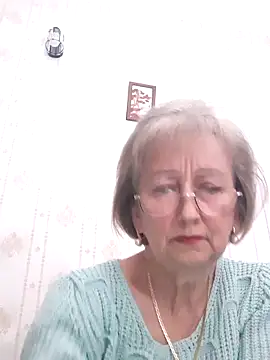 Snapshot of AlikaSwan5821 chatting on 11.20.25 AlikaSwan5821 online show from 11.20.25