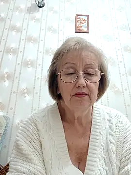 Snapshot of AlikaSwan5821 chatting on 12.13.25 AlikaSwan5821 online show from 12.13.25